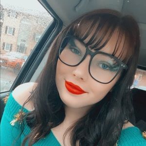 Meet your Posher, Shirley